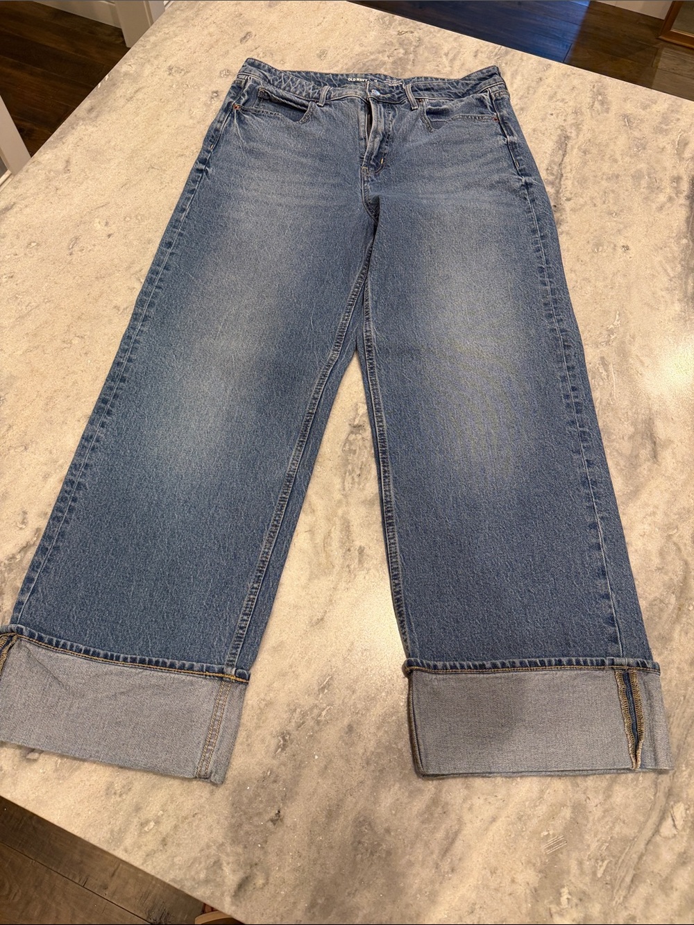 Women’s Blue Wide-Leg Cuffed Jeans